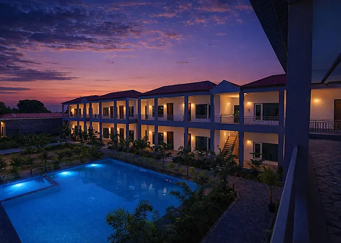 Luxuriaa Inn Resort At Statue Of Unity